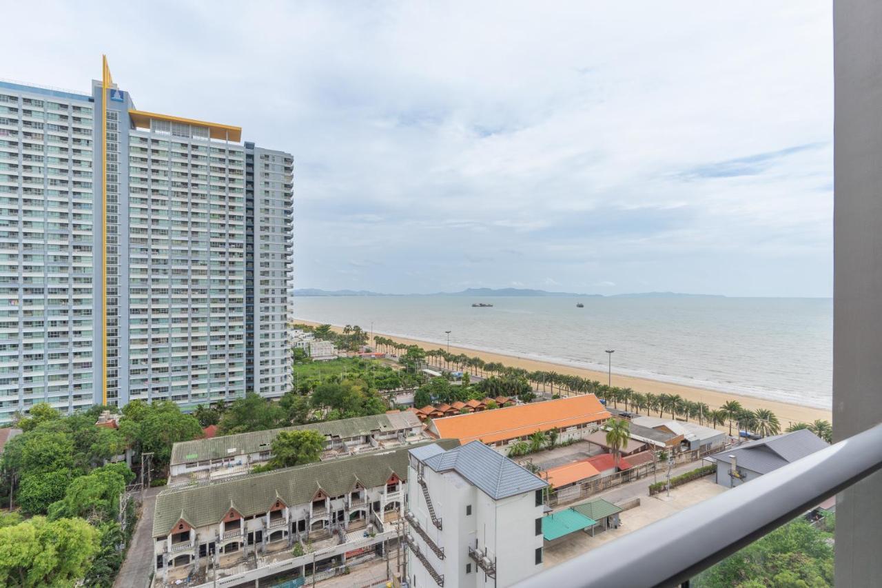 Aeras Beachfront Condominium Haat Jomtien Eksteriør bilde