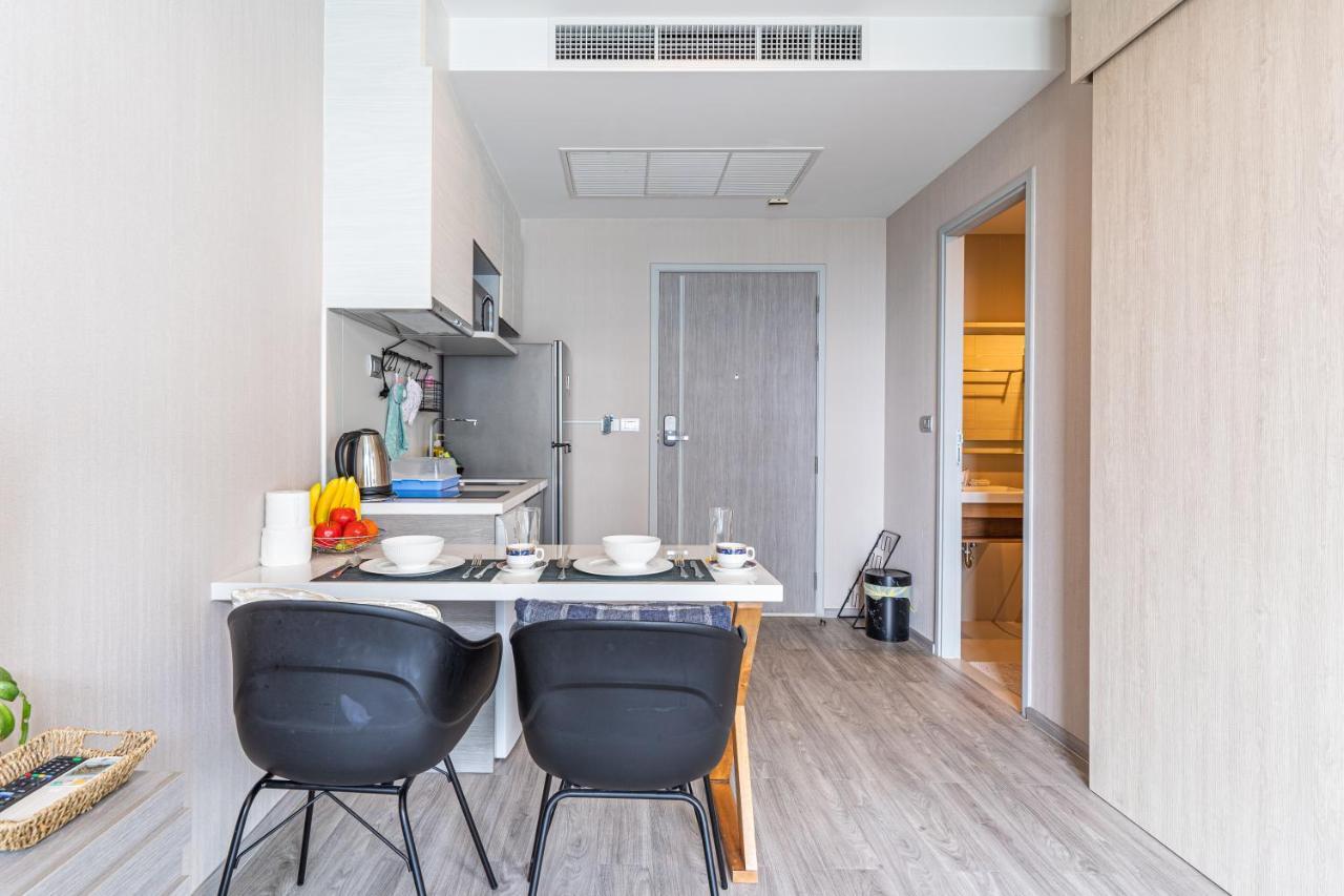 Aeras Beachfront Condominium Haat Jomtien Eksteriør bilde