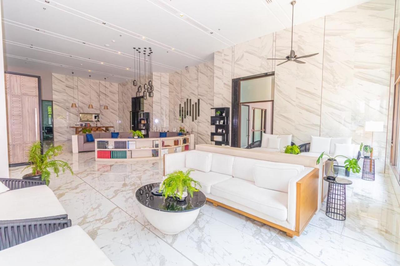 Aeras Beachfront Condominium Haat Jomtien Eksteriør bilde