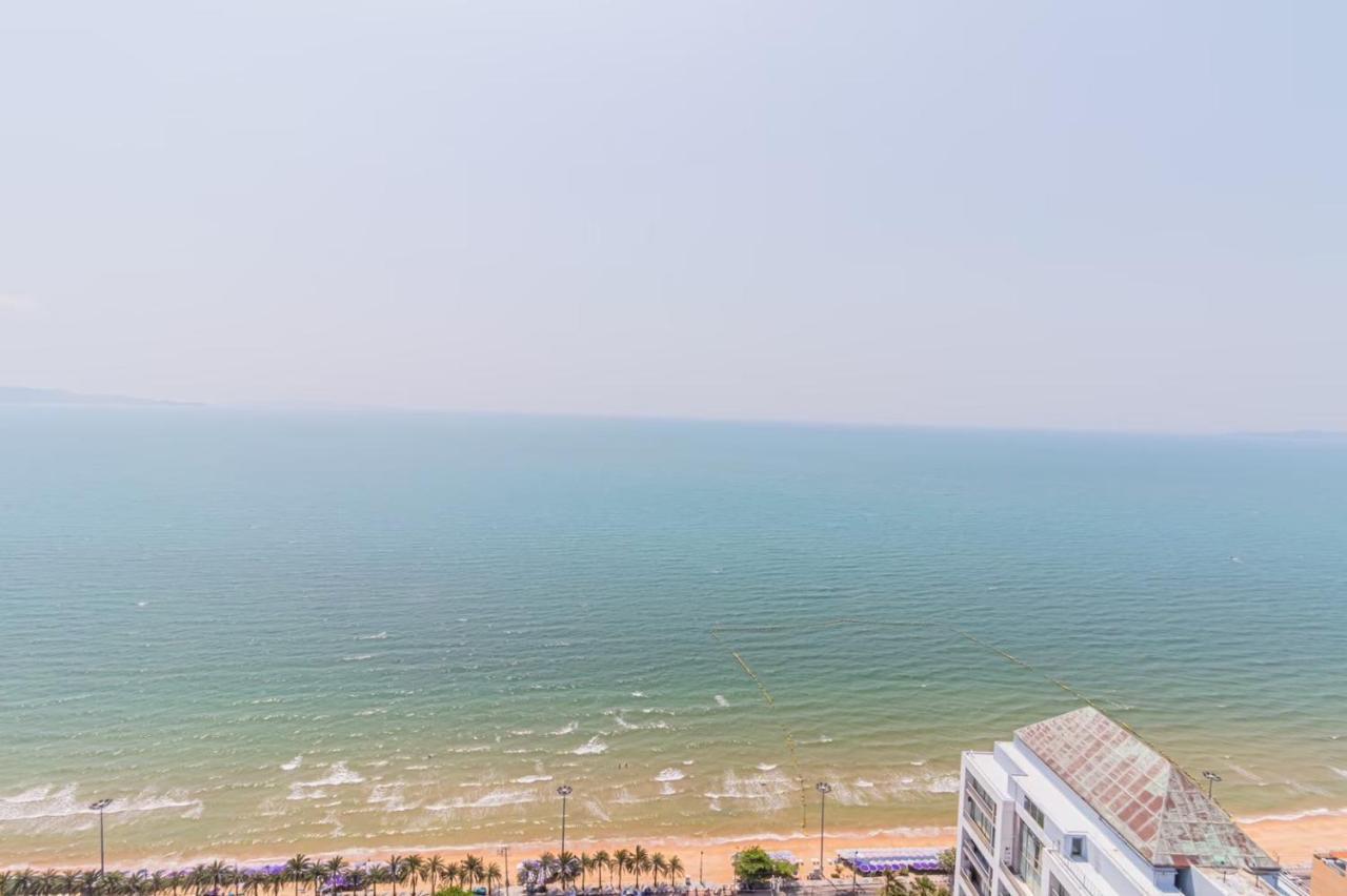 Aeras Beachfront Condominium Haat Jomtien Eksteriør bilde