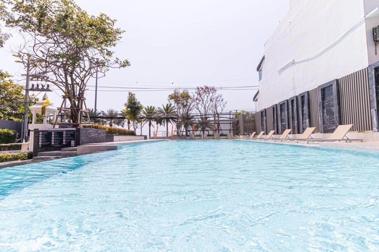 Aeras Beachfront Condominium Haat Jomtien Eksteriør bilde